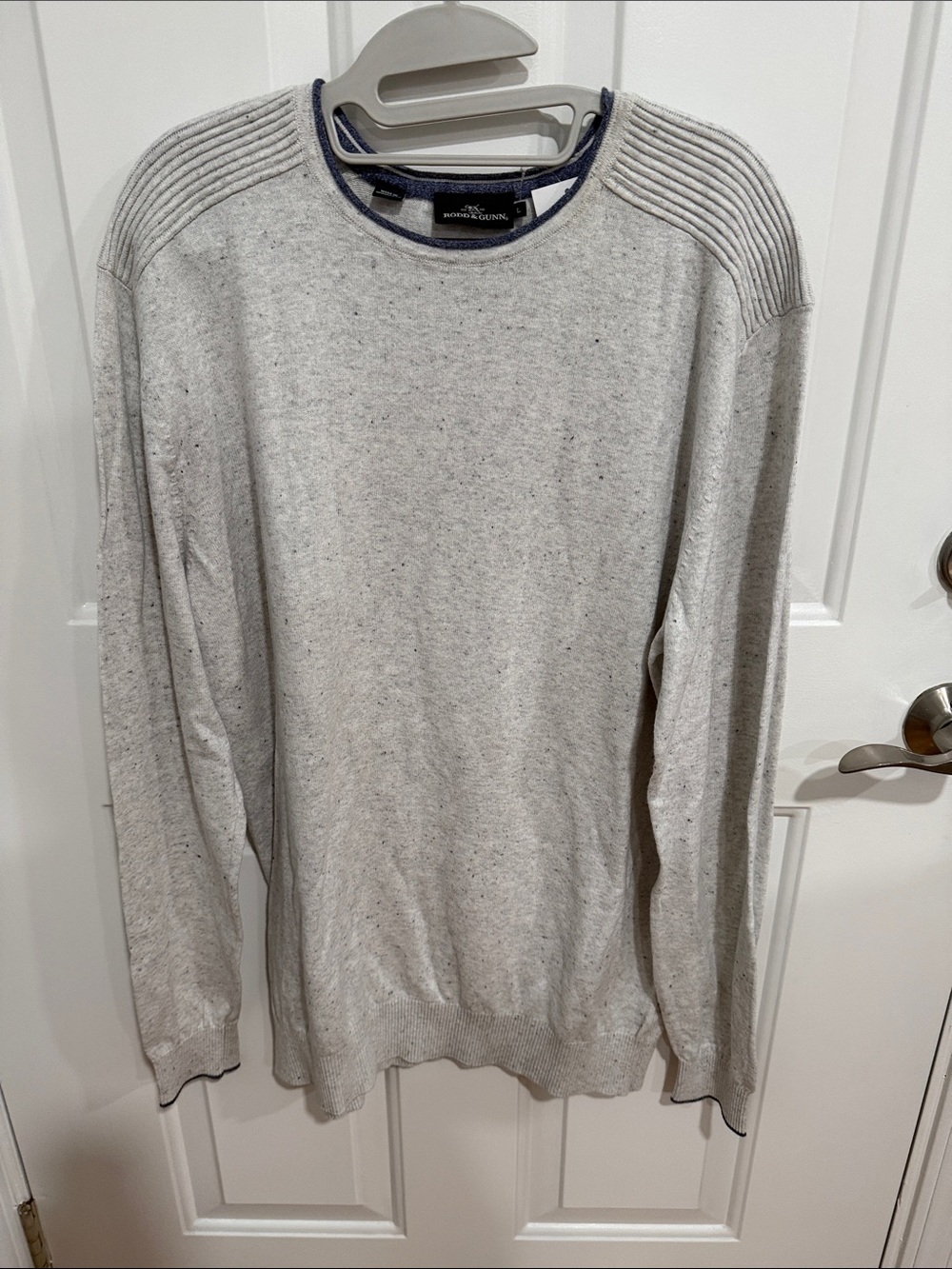 Rodd & Gunn Men’s Heather Gray Crewneck Sweater